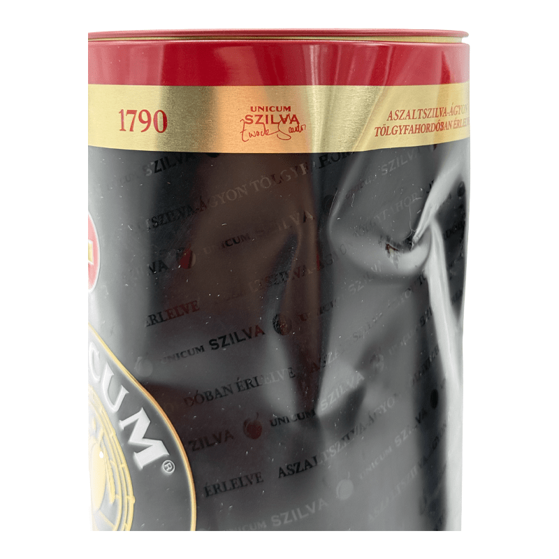 Beverages Lichior Unicum Szilva 34.5% 0.5L CUTIE DETERIORATĂ